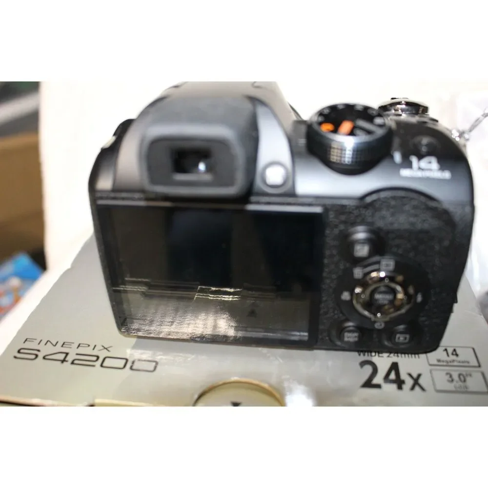 Fujifilm Fine Pix S4200 14MP (New)